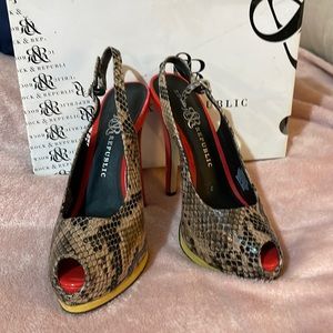 Platform animal print